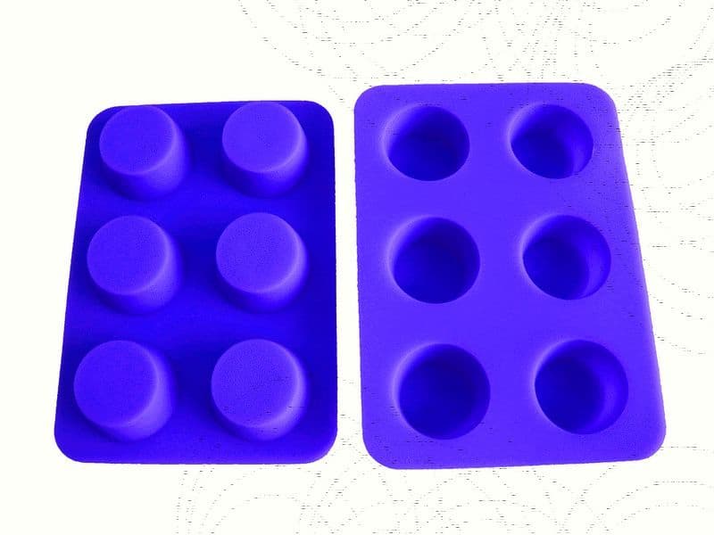 silicone cake mould with 6 cups