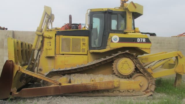 Used CAT Bulldozer D7R in good condition