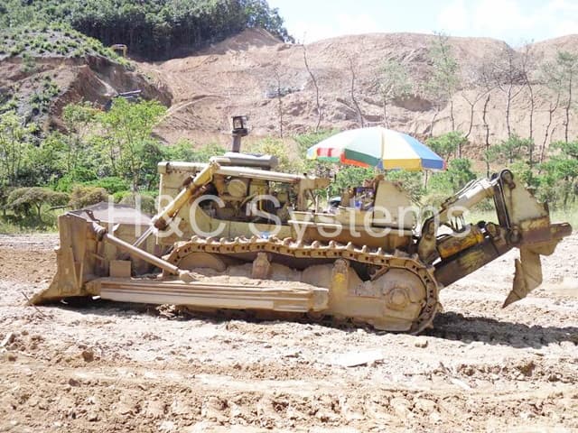 Bulldozer CAT D9H (1977)