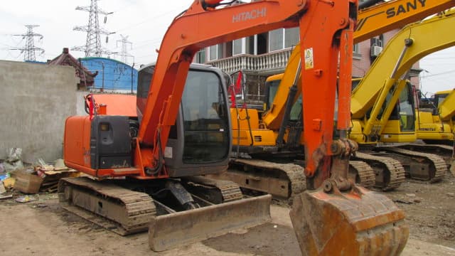 Used HITACHI Excavator ZX60 in good condition