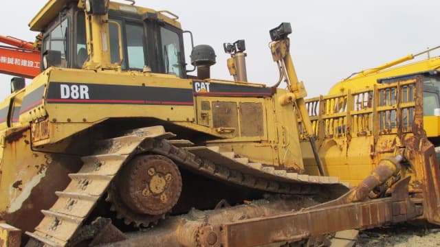 Used CAT Bulldozer D8R in good condition