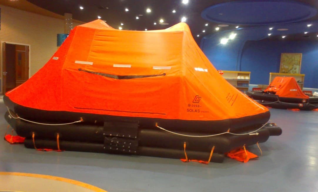 canopied reversible inflatable life raft