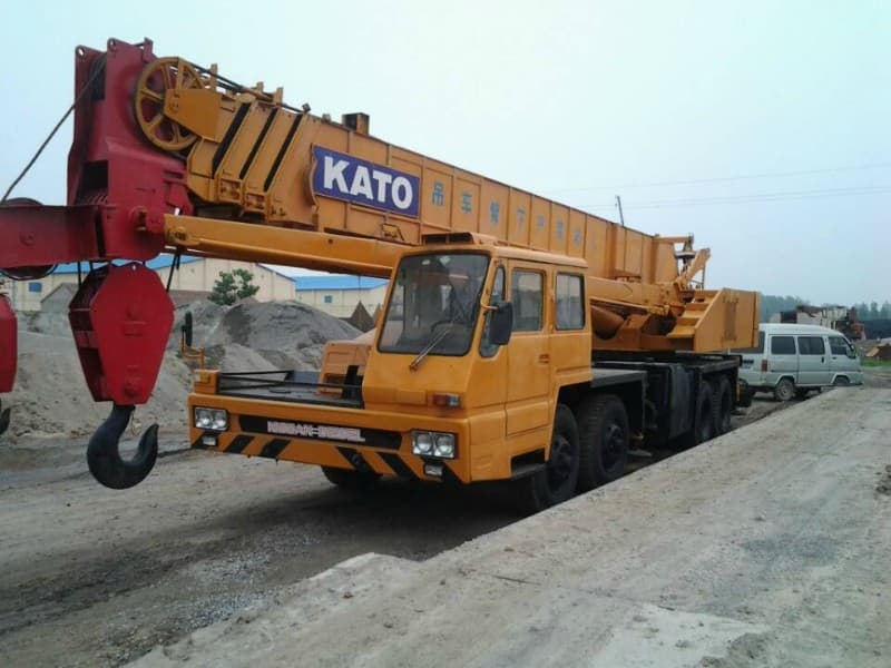 Used KATO Truck Crane NK500E in good conditio
