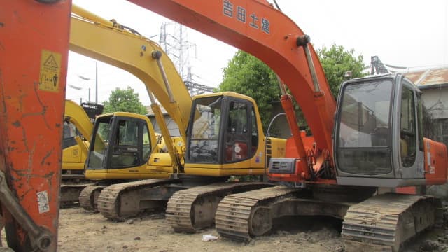 Used HITACHI Excavator EX200 in good conditio