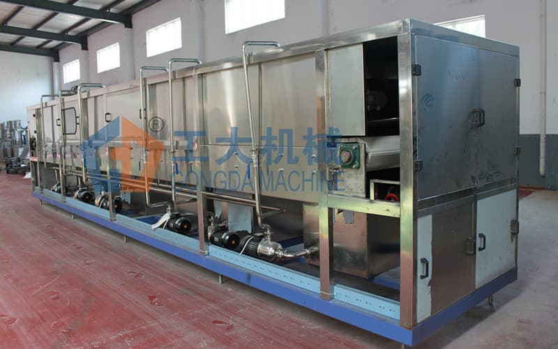 Bactericidal spray machine