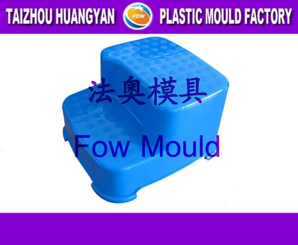 Plastic injection antiskid stool mould