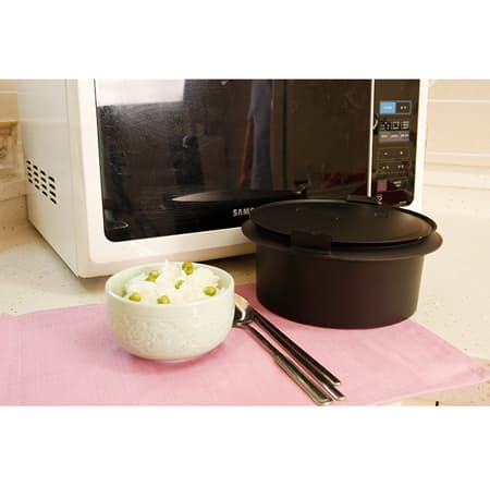 Steam rice cooker for microwave oven