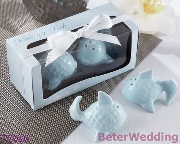 TC010 Kissing Fish Salt and Pepper Shakers Bridal Shower Favor, Wedding return gifts BeterWedding