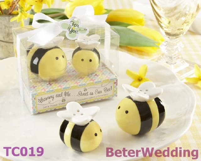 TC019 Mommy and Me Sweet as Can Bee Ceramic Honeybee Salt and Pepper Shakers Wedding Gifts