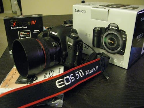 Discount Canon EOS 5D Mark II digital camera