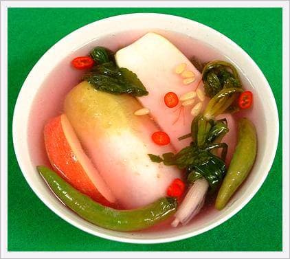 Dongchmi Kimchi(White Radish Kimchi)