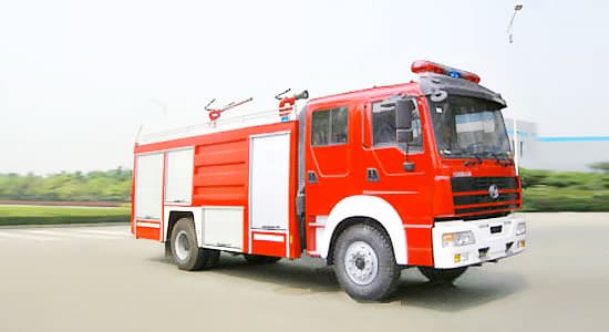 Steyr foam and dry powder fire truck